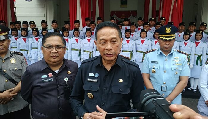 Wahyu Hidayat Kukuhkan Paskibraka Kota Malang, Tekankan Nasionalisme Tak Berhenti di Tiang Bendera