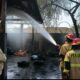 Bakar Sampah Tak Terkendali, Dua Truk Pengangkut Ayam Terbakar Hebat di Bululawang