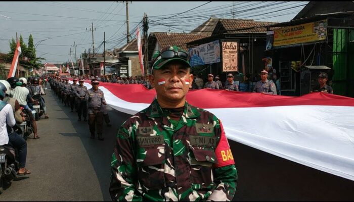 81 Meter Merah Putih Membelah Bumiayu, 69 Linmas Tempuh Kirab 8 Kilometer