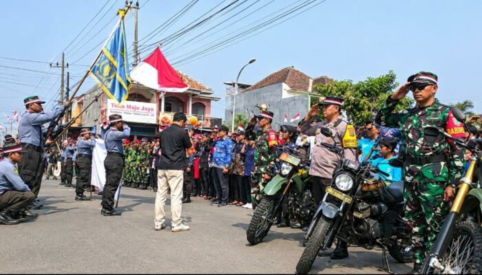 Bendera Merah Putih 81 Meter Membelah Bumiayu, Tepat Pukul 10.00 WIB Warga Serentak Beri Penghormatan