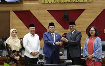 Gantikan Hetifah, Agung Widyantoro Langsung Hadapi PR Besar Komisi X DPR