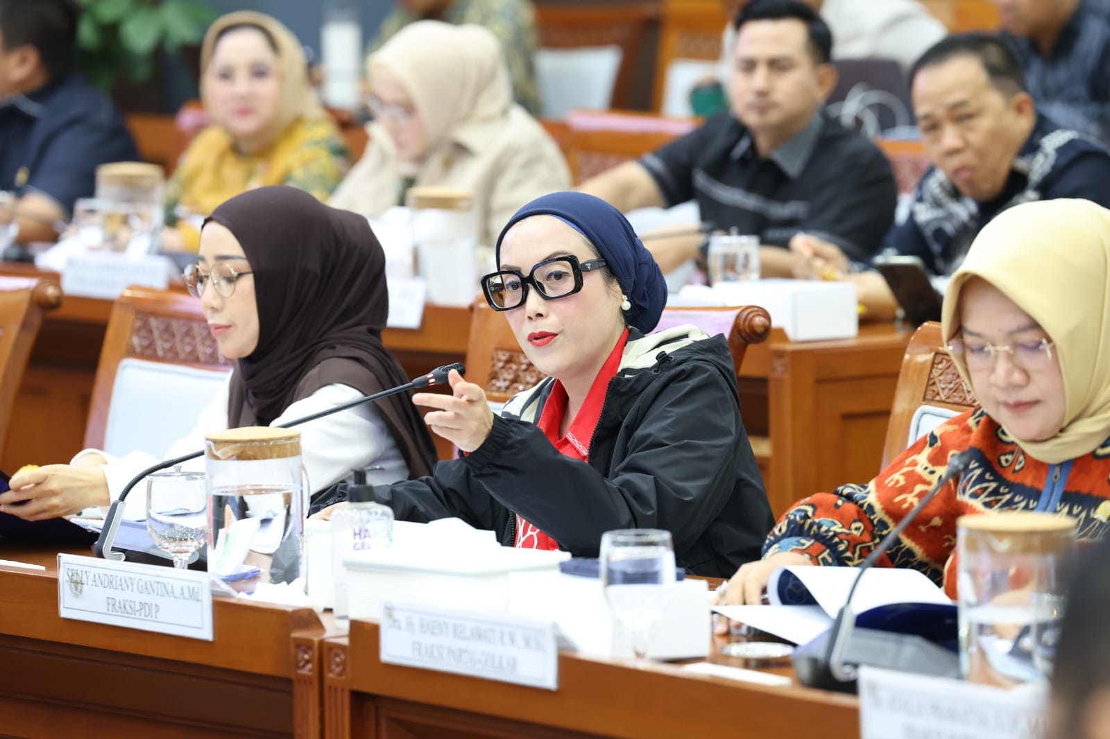Selly Pertanyakan Akomodasi Haji 100 Persen, Padahal Ratusan Jemaah Batal Berangkat