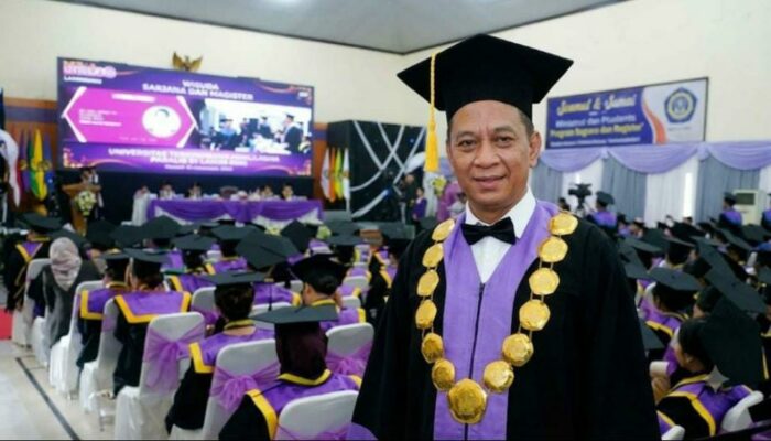 400 Lulusan UNITRI Diingatkan: Gelar Sarjana Bukan Tiket, Tapi Tanggung Jawab untuk Masyarakat