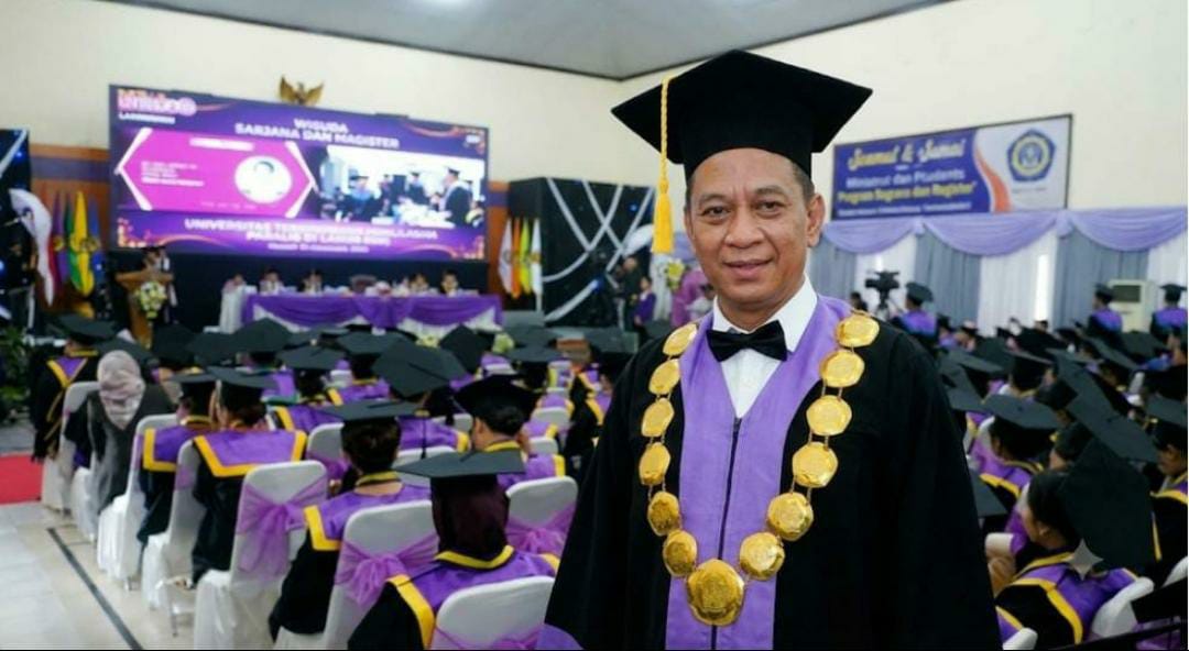 400 Lulusan UNITRI Diingatkan: Gelar Sarjana Bukan Tiket, Tapi Tanggung Jawab untuk Masyarakat