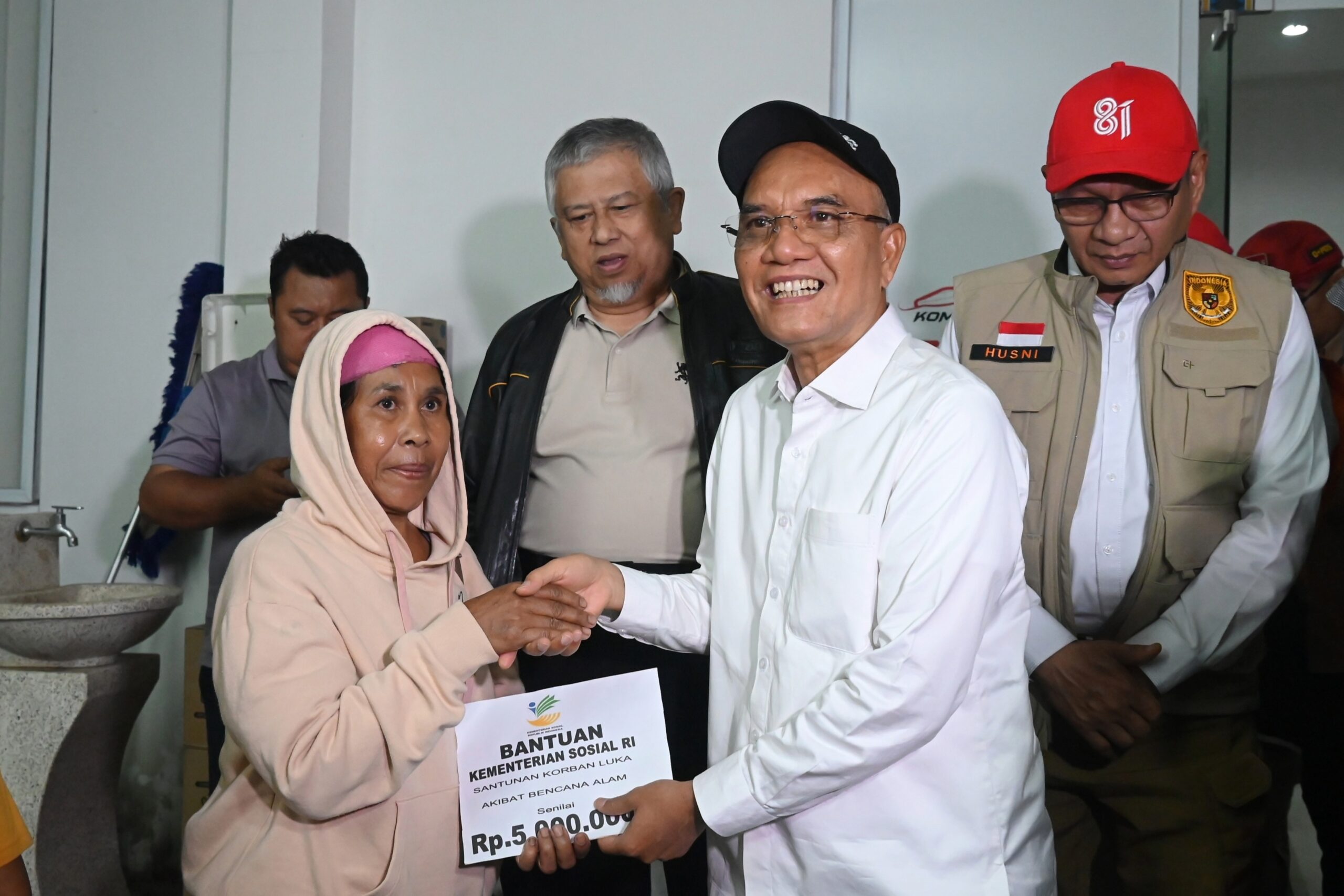 Bantuan Bencana NTT Disebut Cukup, Marwan Soroti Distribusi ke Wilayah Sulit Dijangkau