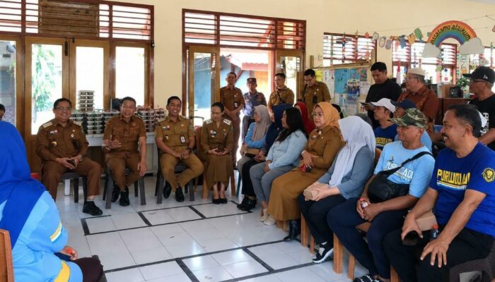 Wahyu Hidayat Sidak RT Berkelas di Purwodadi, Klaim Progres Kota Malang Capai 80 Persen
