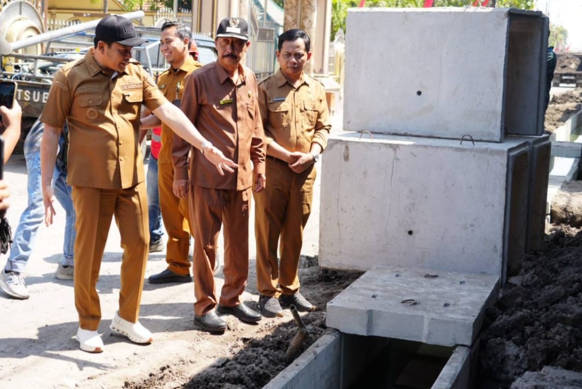 Bupati Sidoarjo Desak Kontraktor Percepat Betonisasi Jalan Tambakcemandi, Target Desember 2026 Rampung