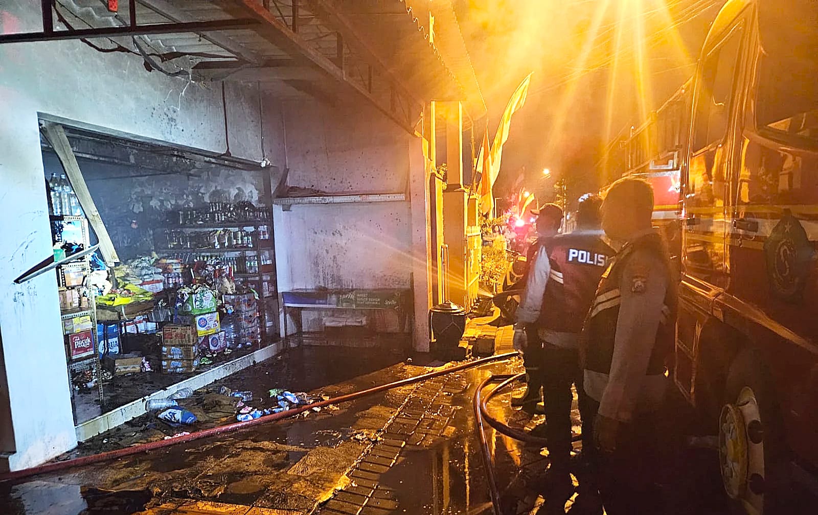 Diduga Korsleting Listrik, Pemicu Kebakaran Ruko Sembako di Sidoarjo, Kerugian Berkisar Rp50 Juta