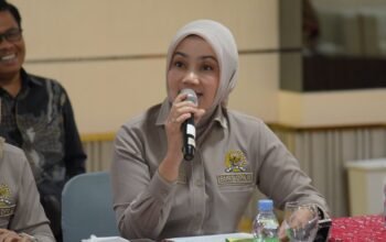 Kebakaran Desa Adat Sade Ganggu Ekonomi Warga, DPR Dorong Anggaran BNPB Diperkuat