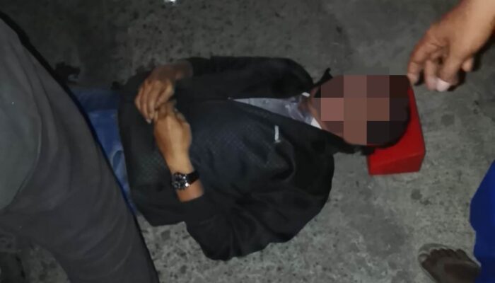 Pemotor Mendadak Terjatuh dan Meninggal Dunia di Candirenggo, Kejadian Terekam CCTV