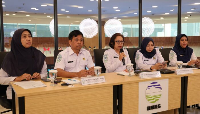 Peringatan Tsunami Berakhir, BMKG Catat 37 Gempa Susulan M7,7 Flores