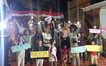 Malam Tasyakuran Peringatan HUT RI ke-81 RW 01 Mojolangu Suguhkan Drama Perjuangan hingga Tari Khas Papua