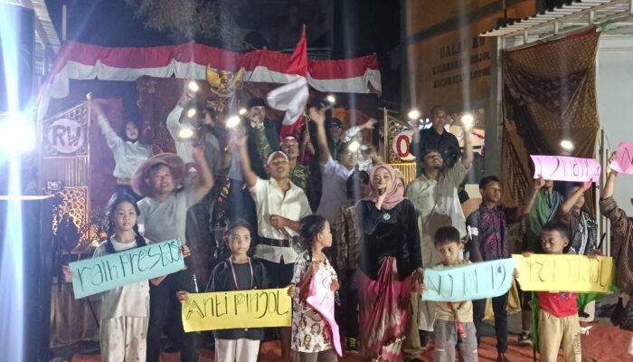 Malam Tasyakuran Peringatan HUT RI ke-81 RW 01 Mojolangu Suguhkan Drama Perjuangan hingga Tari Khas Papua