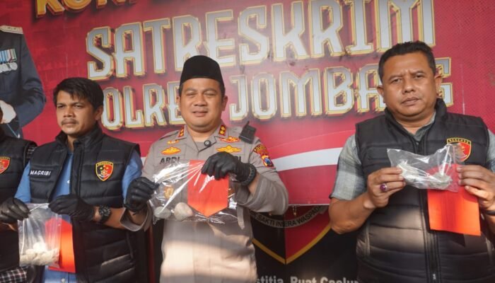 8 Pemuda Ditangkap Polres Jombang, Terlibat Pengeroyokan hingga Bakar Motor