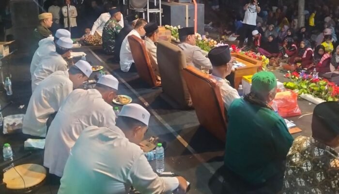 Moestopo Bersholawat 6 di Nganjuk, Ribuan Jamaah Bersatu dalam Sholawat dan Napak Tilas Perjuangan Pahlawan Nasional
