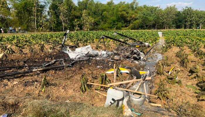 Pesawat Aerosport Jatuh dan Terbakar di Blora, Dua Awak Selamat