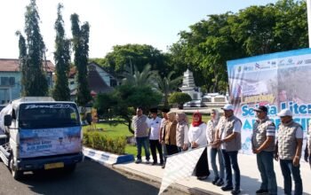 Bupati Sampang Lepas Truk Penyaluran Bantuan Sejuta Air Bersih