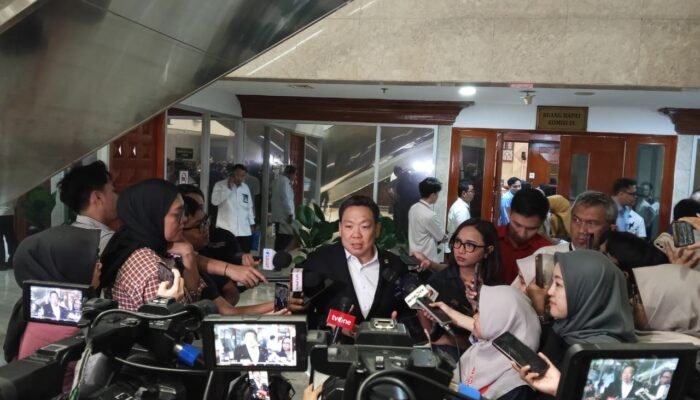 Kasus Keracunan MBG Tembus 53 Ribu, Charles Honoris Minta Aparat Tak Menunggu Laporan