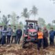 Cindy Monica Dorong Mekanisasi Pertanian, Petani Lima Puluh Kota Dapat Traktor