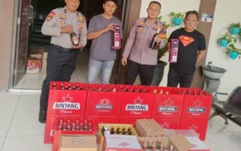 Peredaran Miras Ilegal di Wonosalam Jombang Dibongkar, Ratusan Botol Disita