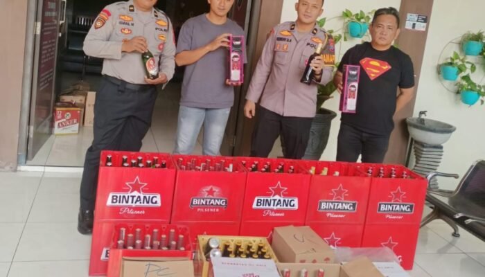 Peredaran Miras Ilegal di Wonosalam Jombang Dibongkar, Ratusan Botol Disita
