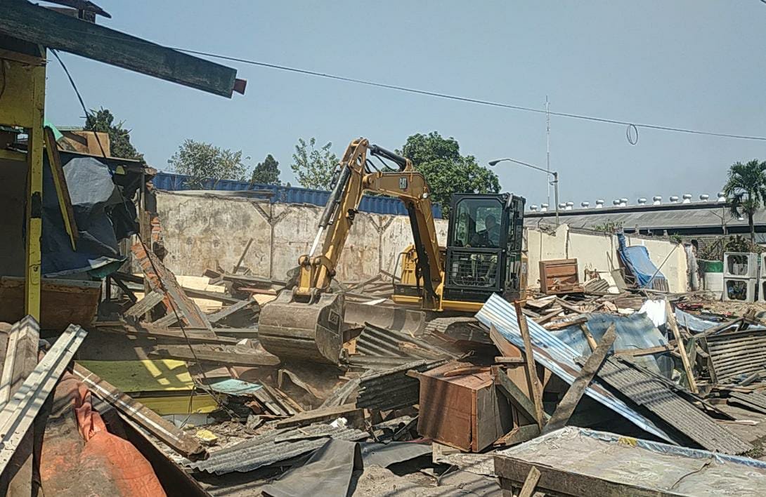 Tak Ada Perlawanan, 116 Lapak Pasar Induk Gadang Dibongkar