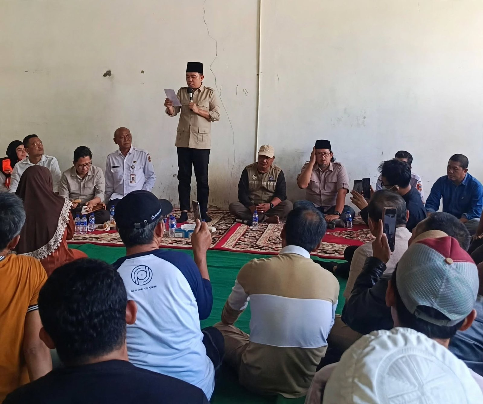 Bupati Fawait Temui Pedagang, Tegaskan Anggaran Revitalisasi Pasar Tanjung Rp 250 Miliar, Pastikan Pedagang Terima Haknya