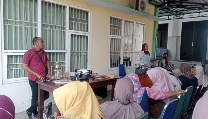 75 Warga Rentan di Jombang Dibekali Keterampilan Bikin Kue untuk Dorong Ekonomi Keluarga
