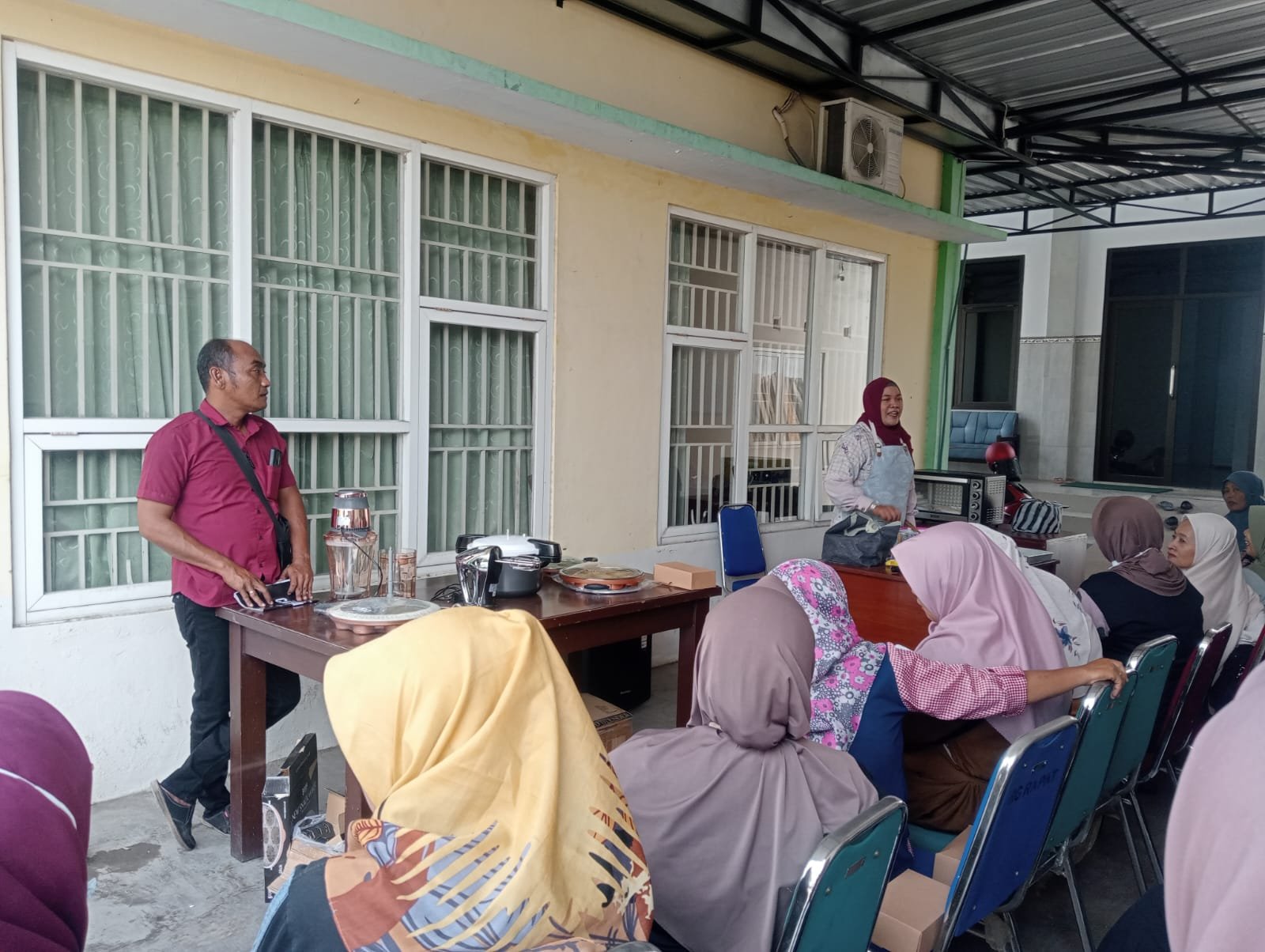 75 Warga Rentan di Jombang Dibekali Keterampilan Bikin Kue untuk Dorong Ekonomi Keluarga