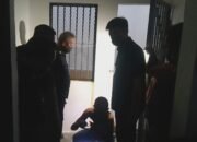 Razia Lapas Kelas I Surabaya Bongkar Senjata Rakitan hingga Charger, 71 Orang Jalani Tes Urine
