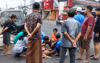 Nenek Pejalan Kaki Jadi Korban Tabrak Motor di Jalan Raya Pakisaji