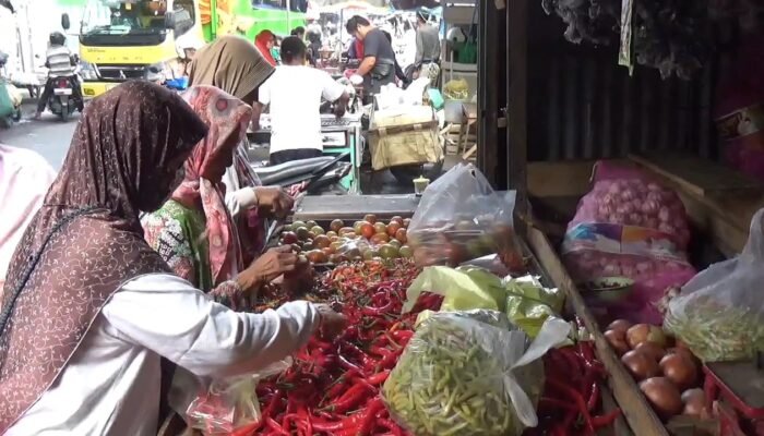 Cuaca Ekstrem Bikin Harga Cabai di Jombang Melonjak, Tomat Ikut Naik