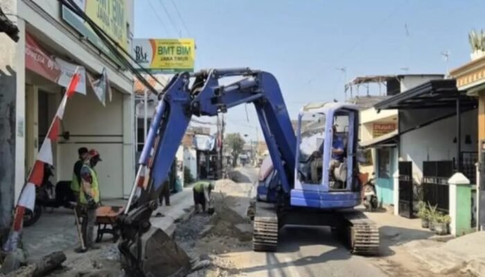 Dinas PUPR Jombang Perbaiki Jalan Mayjend Sungkono dan Kemuning
