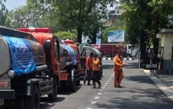 DPRD Blora Droping Air Bersih ke Wilayah Kekeringan, Empat Tangki Disalurkan Setiap Hari