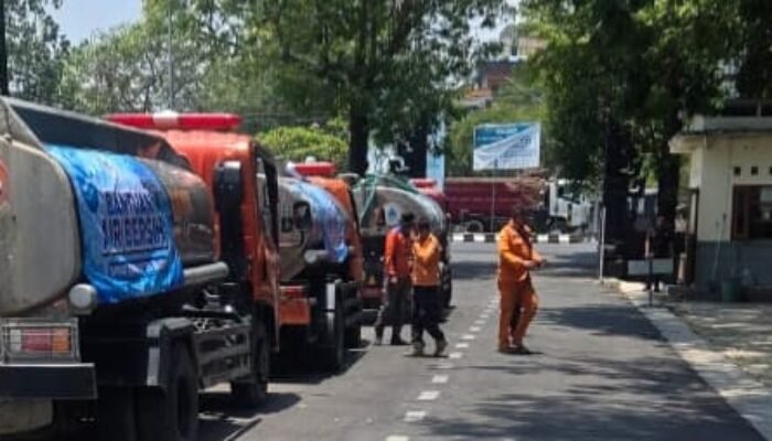 DPRD Blora Droping Air Bersih ke Wilayah Kekeringan, Empat Tangki Disalurkan Setiap Hari