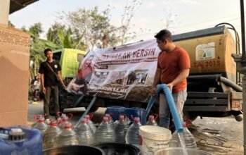 Kekeringan Batasi Air Warga, Novita Hardini Salurkan Bantuan ke Trenggalek