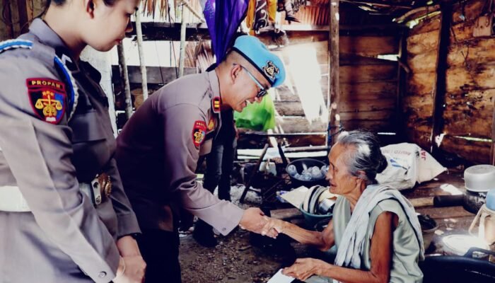 24 Tahun Propam Polri, Polres Nias Selatan Hadir Lewat Bantuan Sembako untuk Warga