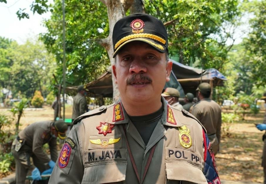 Tiga Kali Diperingatkan, Satpol PP Bongkar Bedak Semi Permanen di Fasum Mayjen Sungkono