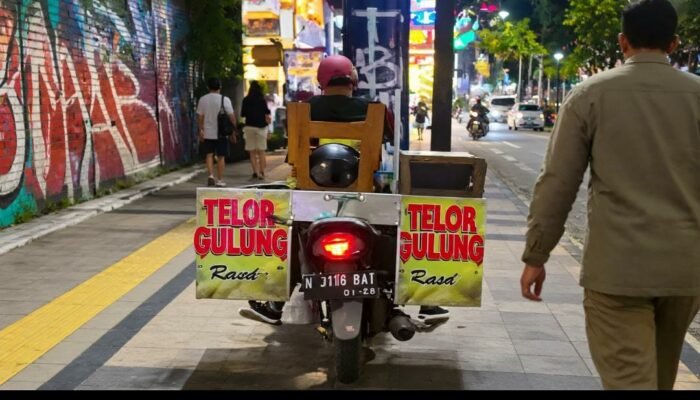 Satpol PP Sisir Kayutangan Heritage, Temukan Trotoar Dipakai Jualan, Ngamen hingga Alas Duduk