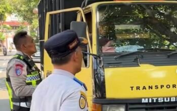 Dishub Jombang dan Satlantas Gelar Operasi Gabungan, Pelanggar Parkir hingga Angkutan Barang Ditindak