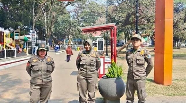 Satpol PP Perketat Pengawasan Alun-Alun Kota Malang, Warga Diingatkan Jangan Abaikan Ketertiban