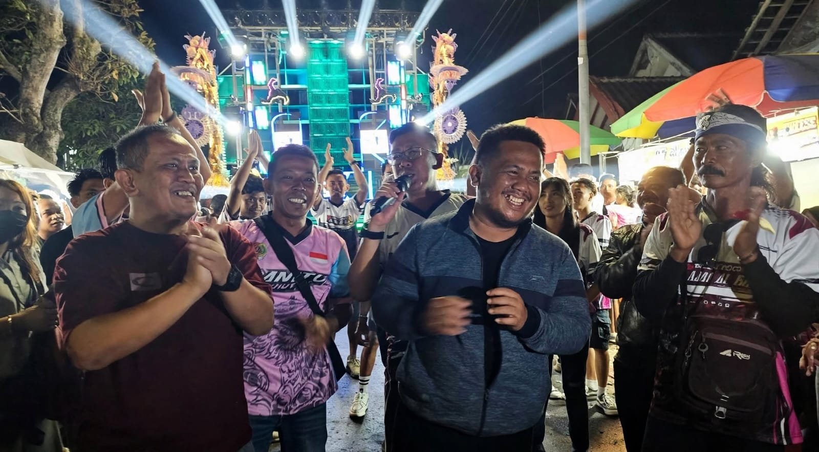 Belasan Ribu Warga Saksikan Karnaval Sound Horeg Badean, Sound Brewok Jadi Penutup