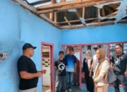 Rumah Warga Kepatihan Terbakar, Ketua DPD PSI Jember Datang Berikan Bantuan