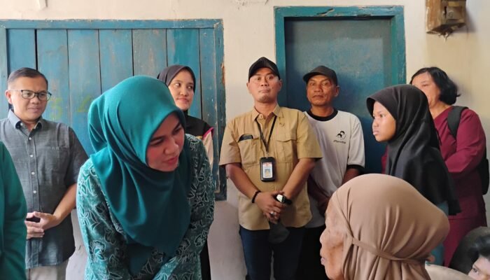 Tak Hanya Bupati Fawait, Ning Ghyta Turun Langsung Pantau Home Care