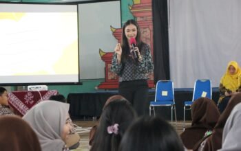 Yashinta Dorong Anak Muda Kawal Kebijakan, Sekolah di Yogyakarta Siapkan Tempat Sampah Elektronik