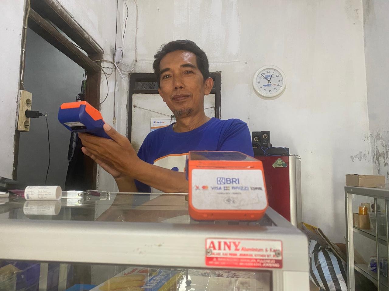 Inspiratif! Perangkat Desa di Jombang Raup Jutaan Rupiah dari Usaha BRILink