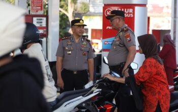 Jaga Pasokan BBM Tetap Lancar, Kapolres Jombang Sisir SPBU saat Patroli Jogo Omah