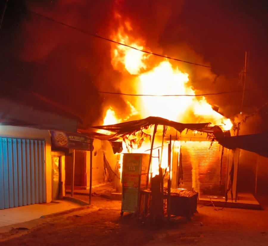 Pasar Cukir Jombang Terbakar, Puluhan Kios Pakaian dan Perabotan Hangus