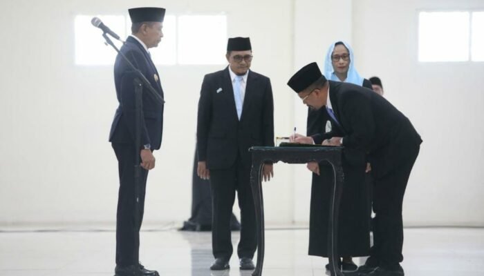 Mutasi 176 Pejabat Pemkot Malang: Raymond Pimpin DLH, Yuyun Jadi Camat Lowokwaru