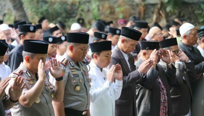 Kemarau Panjang, Ali Muthohirin dan Kapolresta Malang Kota Gelar Sholat Istisqa, Warga Diingatkan Waspada Kebakaran